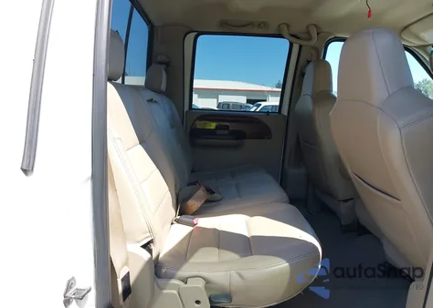 2005 Ford F-250 Lariat/Xl/Xlt z USA, uszkodzony, nr VIN 1FTSW21P05EB22026